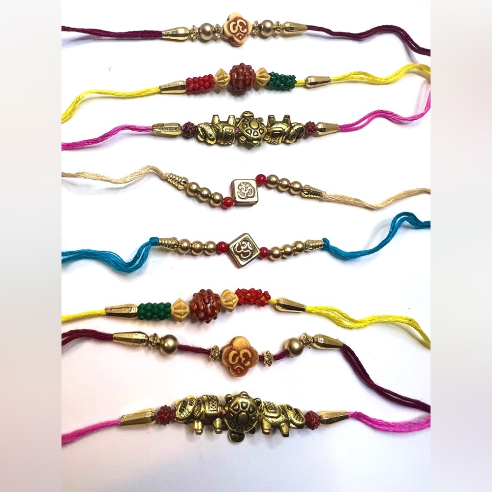 8 Pcs Set bracelets Traditional Design Rakhi - Picture 3 of 4